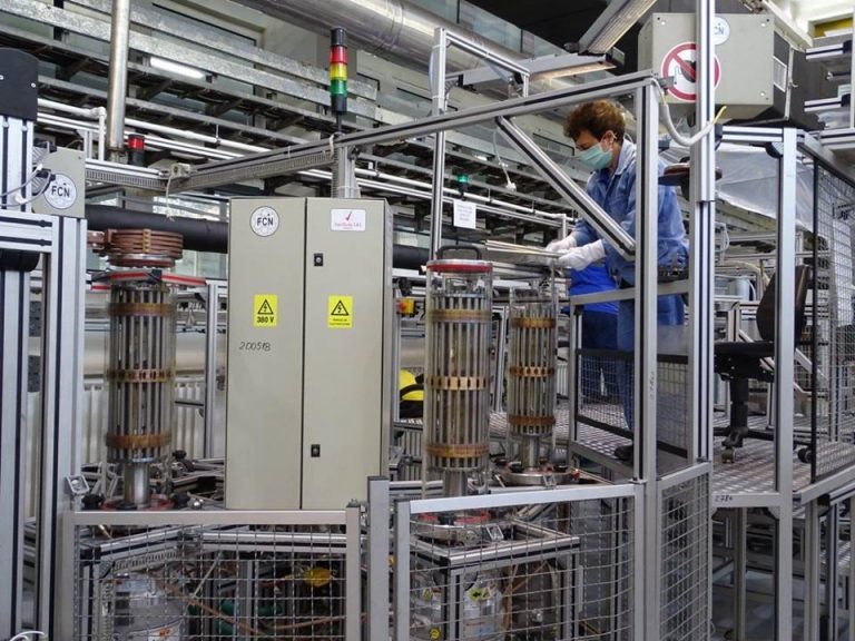 Fabrica de 1 miliard de euro din sud-vestul României, mândria epocii Ceaușescu. E singura din Europa și Guvernul vrea să o vândă