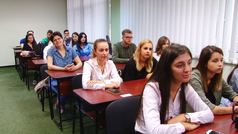 Școala de Vară pentru Medicina Dentară la Universitatea de Medicină și Farmacie ”Victor Babeș”. Video