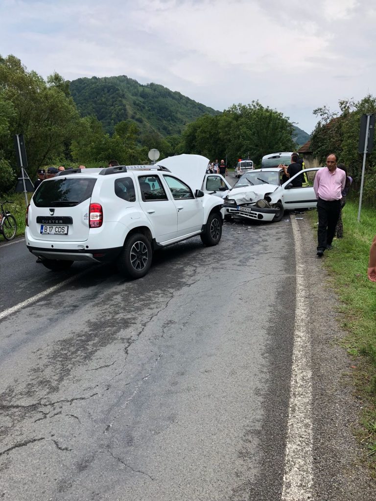 Accident cu 6 răniți pe Valea Bistrei!