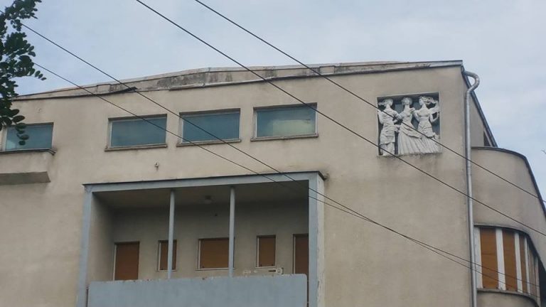 Casa cu trei fete din centrul Timișoarei. Video