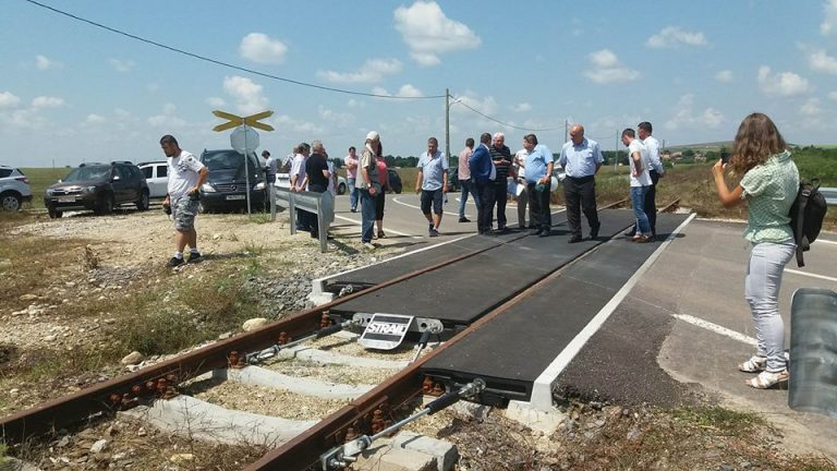 Drumul asfaltat dintre Șemlacu Mare și Ferendia de nici 5 kilometri scurtează ocoluri de 70 de kilometri Foto-Video