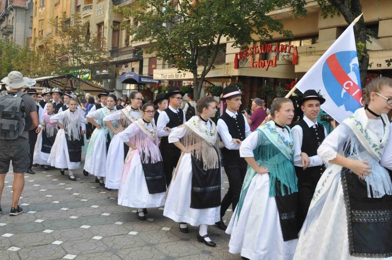Spectacole de folclor național și internațional la Festivalul Inimilor de la Timișoara Foto – Video