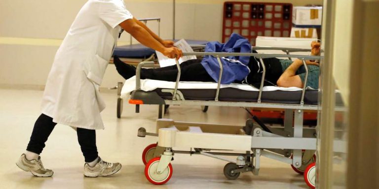 Medicul cu ani de vechime care alege să transporte răniții decât să îi mai consulte. Motivul deciziei sale