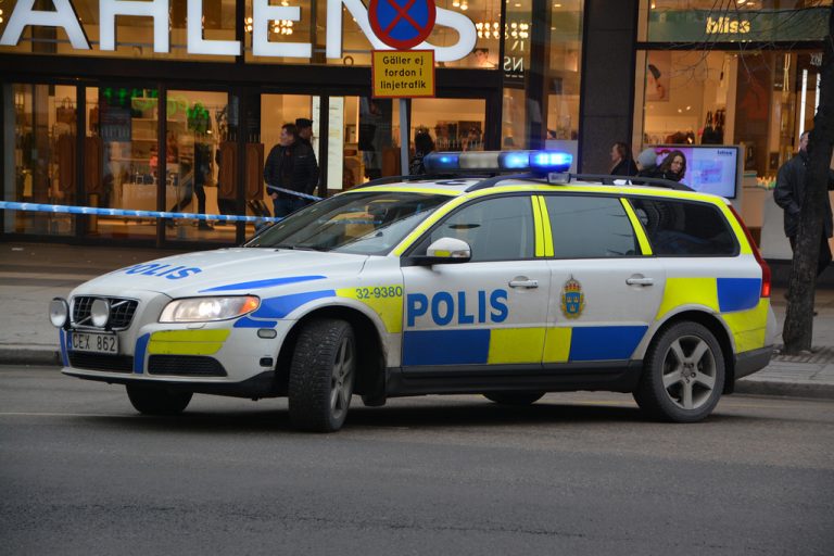 Crimă îngrozitoare în Suedia! Român ucis de doi adolescenți