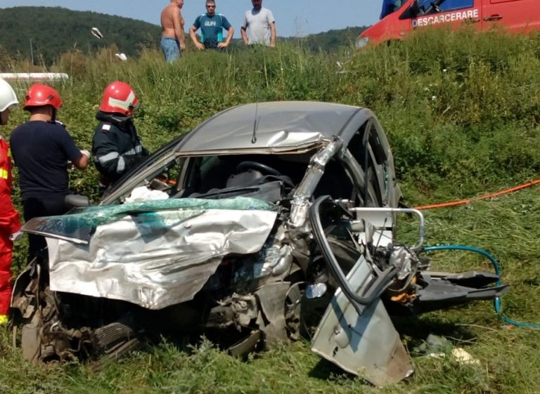 Impact devastator pe DN7! Un bărbat a murit. Foto