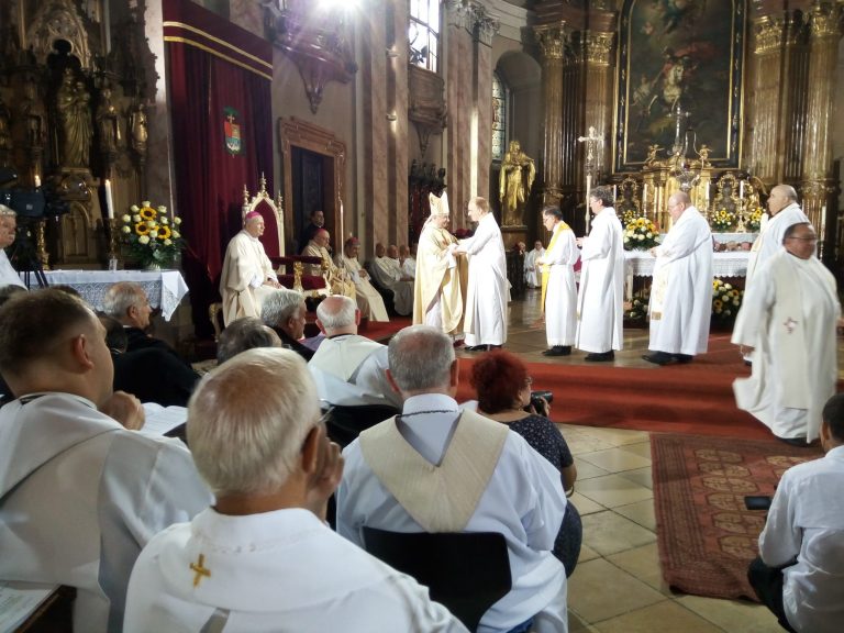 Dieceza romano catolică de Timișoara are, de azi, un nou episcop Foto-Video