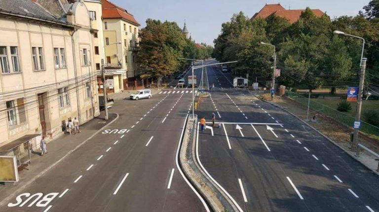 Lucrări nefinalizate, lăudate pe Facebook