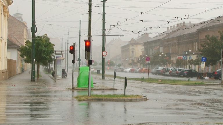 Atenționare meteo. Cod portocaliu de vijelii în Timiș și Caraș-Severin