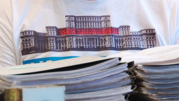 USR--1 MILION SEMNATURI--FARA PENALI.Still054