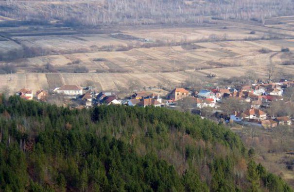 Satul din România unde oamenii trăiesc în medie 100 de ani. Care este secretul longevității lor