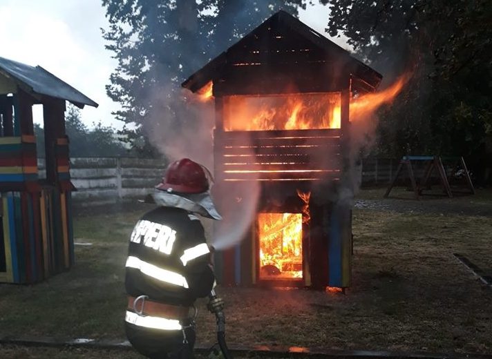 Vrei să fi erou? Pompierii din vest caută salvatori din pasiune