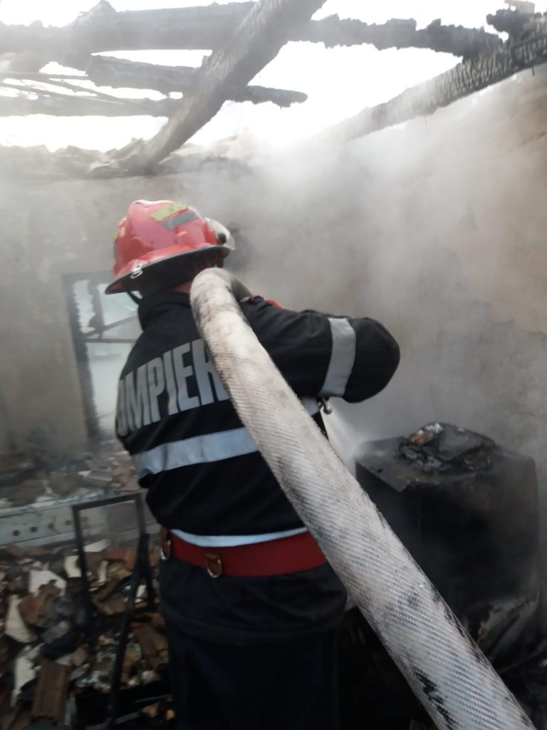 Sâmbăta incendiilor la Arad! O persoană a fost rănită