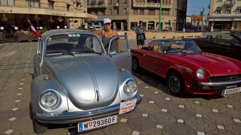 Un grup de automobiliști austrieci străbate țara în mașini ‘oldtimer’! De la Viena în Turul României via Timișoara.