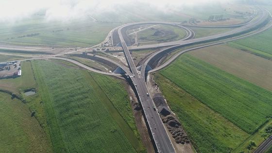 De astăzi, românii circulă pe o nouă autostradă! Ce tronson a fost deschis traficului rutier