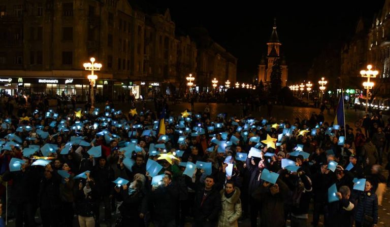 Timișoara nu a uitat! Protest în centru, la o lună de la ”jandarmeriada” din 10 august. Video
