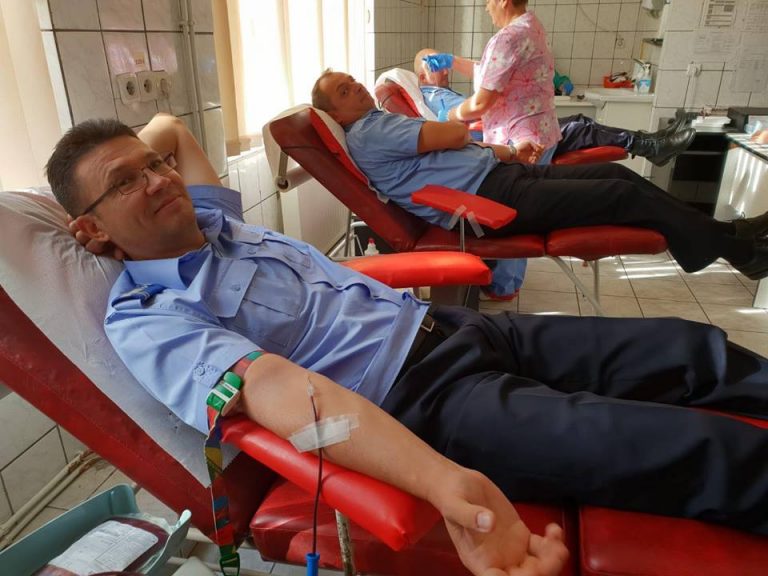 Sprijin pentru cei aflați în suferință. Gest de omenie al jandarmilor bănățeni. Foto