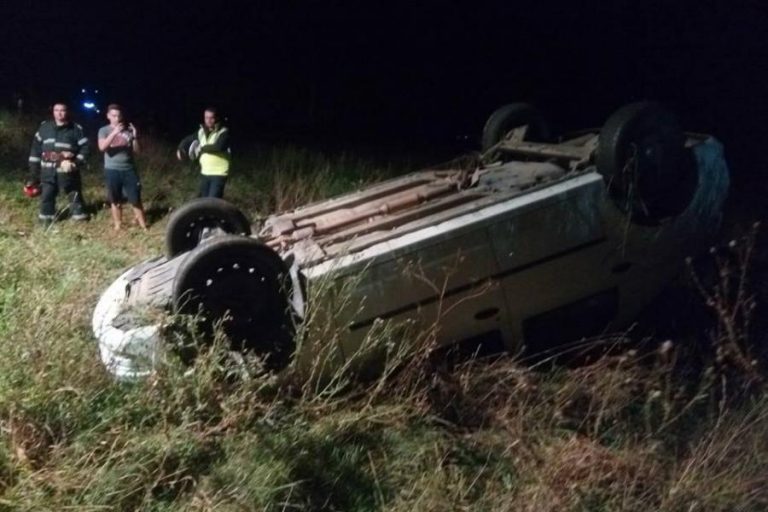 Accident grav cu trei mașini implicate, în vestul țării! Patru victime, între care doi copii