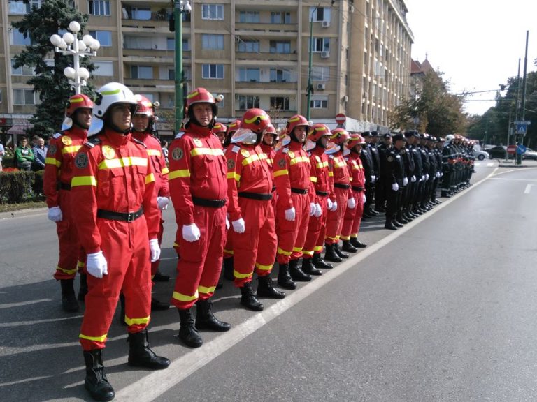 Paradă pe ritmuri de fanfare, în centrul Timișoarei, de Ziua Pompierului Foto-Video