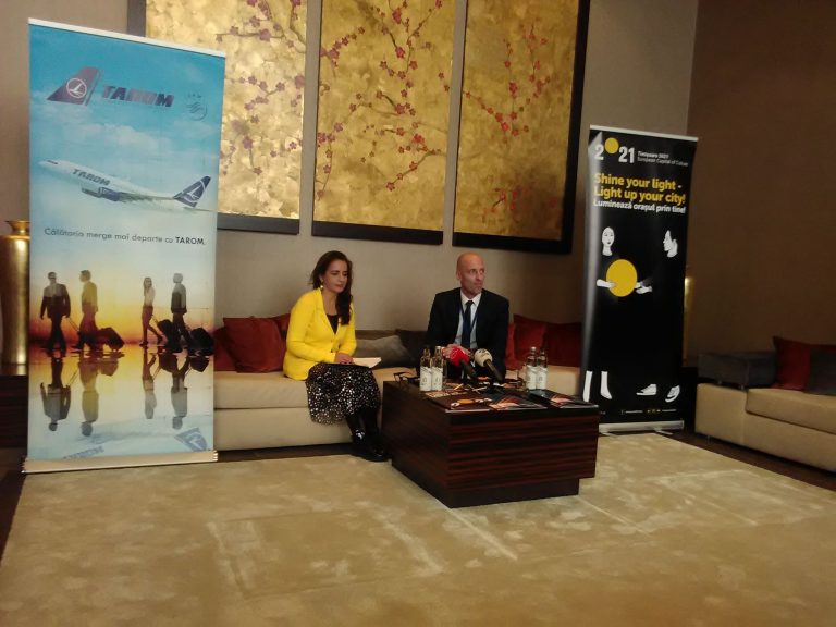 Tarom, transportator oficial pentru Timişoara 2021, şi-a deschis stand la Iulius Mall