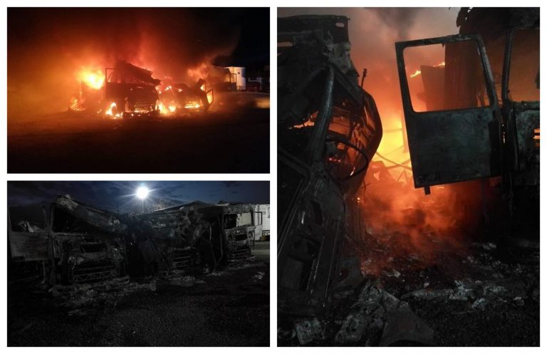 Camioane în flăcări în vestul țării. Galerie FOTO