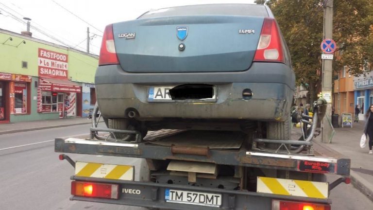Până și arădenii abandonează rable în Timișoara! Câte mașini au fost ridicate