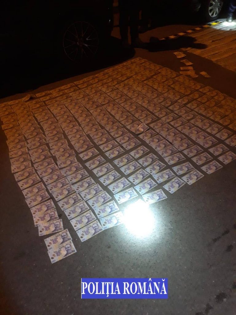 Prinși la furat într-o agenție imobiliară din Timișoara, trei hoți au ajuns după gratii