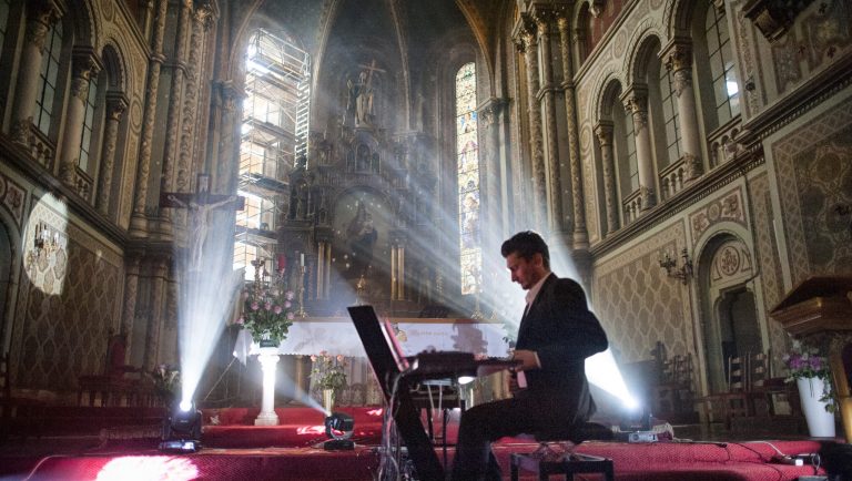 Daniel Dorobanțu băsmuiește. Un Concert de Basm are loc peste câteva zile la Timișoara