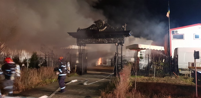 (VIDEO) ULTIMĂ ORĂ! Incendiu la o hală din Timișoara