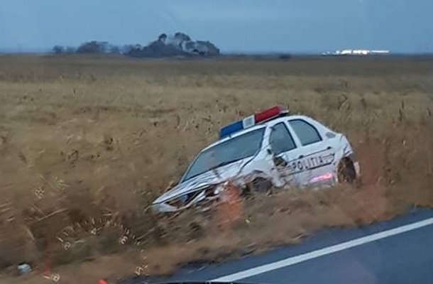 Mașină de Poliție în șanț! Accident după accident în vestul țării, marți dimineață!