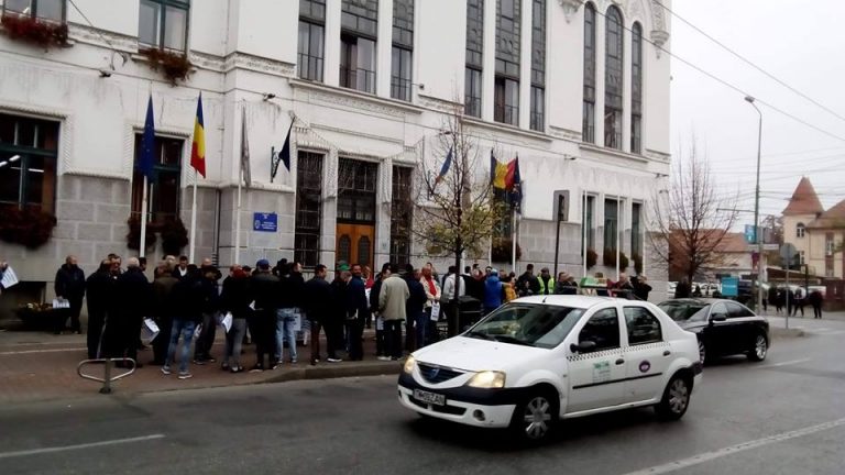 Proteste de amploare ale taximetriștilor la Timișoara și în marile orașe din țară