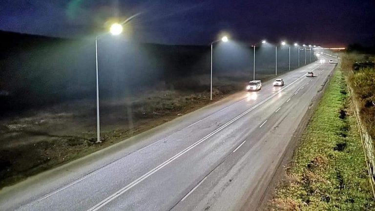 Șoseaua din vestul țării, luminată noaptea ca-n Texas!