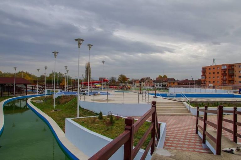 Orarul incredibil de funcționare al celui mai nou ștrand din Banat! Primar: ”Nu ne permitem dublu personal”