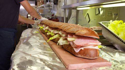 Cel mai mare sandwich din România va fi realizat la Timișoara, în scop caritabil