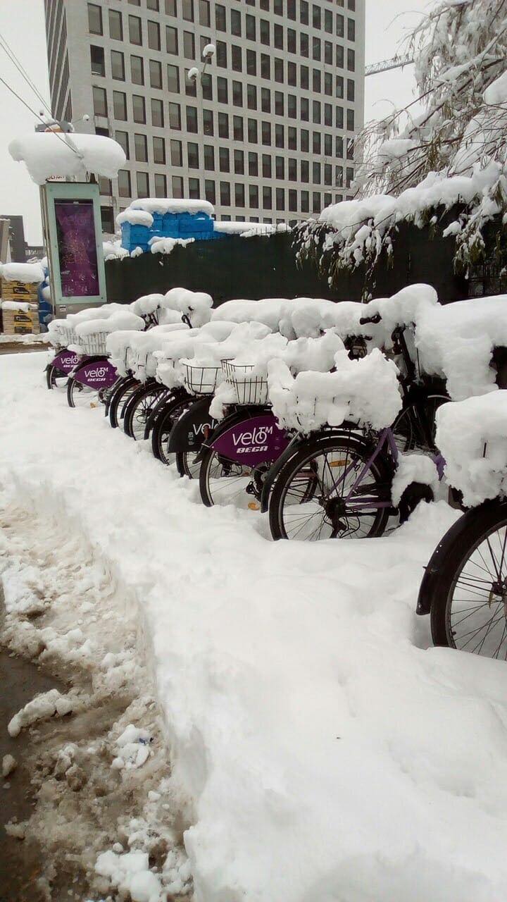 Iarna trimite la ”hibernat” bicicletele din sistemul public de transport