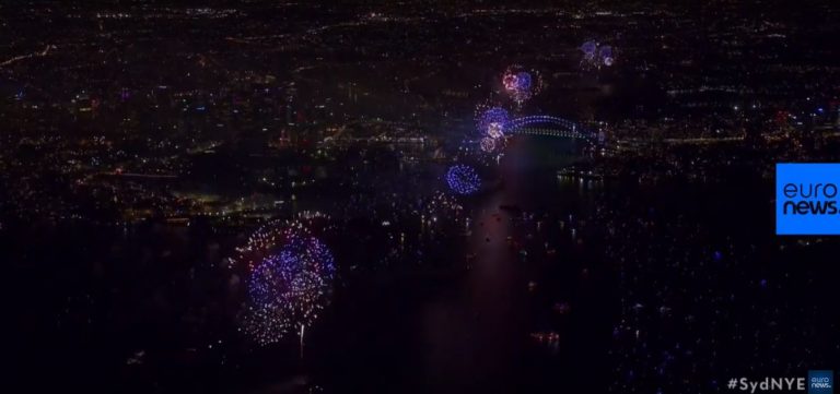 (VIDEO) Artificii SPECTACULOASE! 2019 a început în Sydney