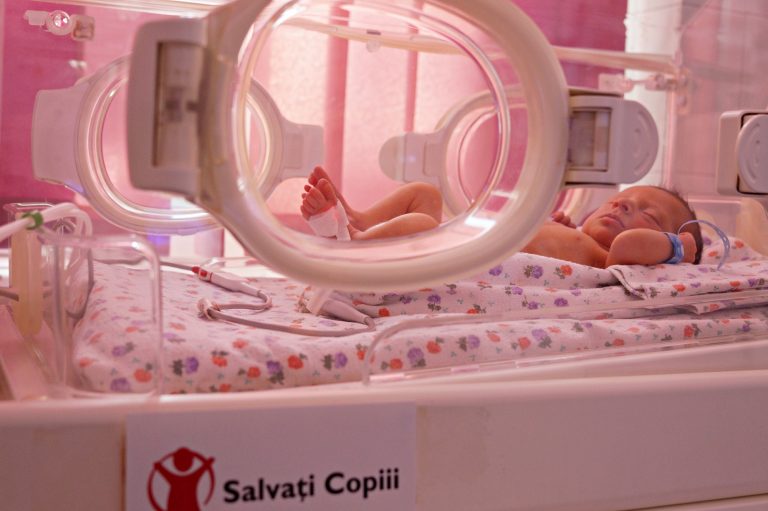 42.000 de vieți salvate prin dotarea maternităților cu echipamente în valoare de peste 1,6 milioane de euro