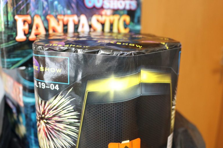 Un băiat de 12 ani din Banat a rămas fără deget după ce o petardă i-a explodat în mână