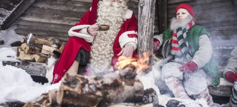 „Ar putea fi Chewbacca travestit!” Cel mai urât Moş Crăciun din România?