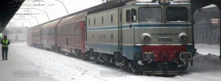 Călătoria cu trenul București-Deva, la preț de ”chilipir”. 10 lei ”pentru nașu”, 140 de lei la casa de bilete