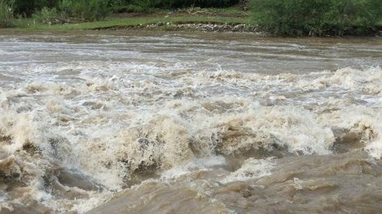 Debitele râurilor din Banat, în creștere din cauza precipitațiilor