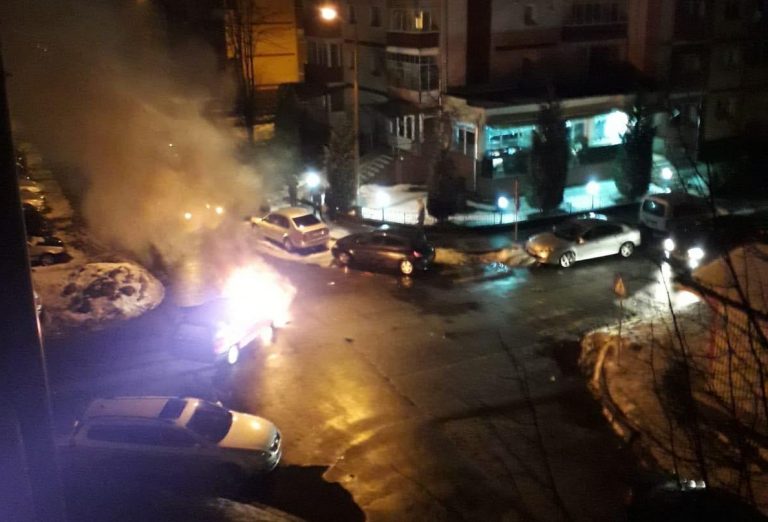 Flăcări pe străzile din Reșița, după un accident violent! VIDEO