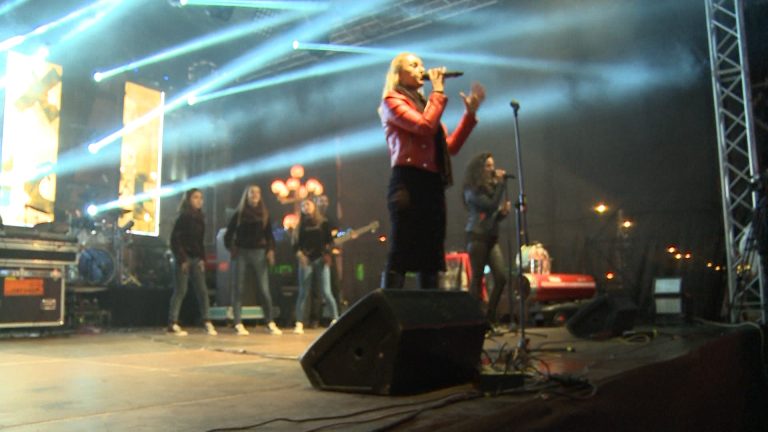 Cum s-au distrat mii de timișoreni azi-noapte în Piața Operei Foto-Video