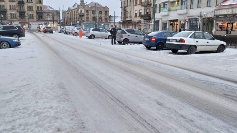 Deszăpezire doar pe hârtie, la Timișoara. Cum arată străzile din oraș Foto-Video