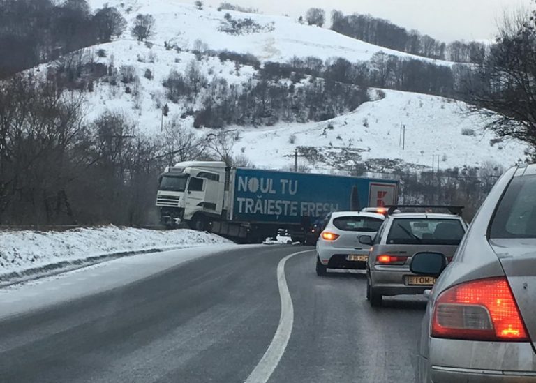 Accident soldat cu trei răniți, în vestul țării