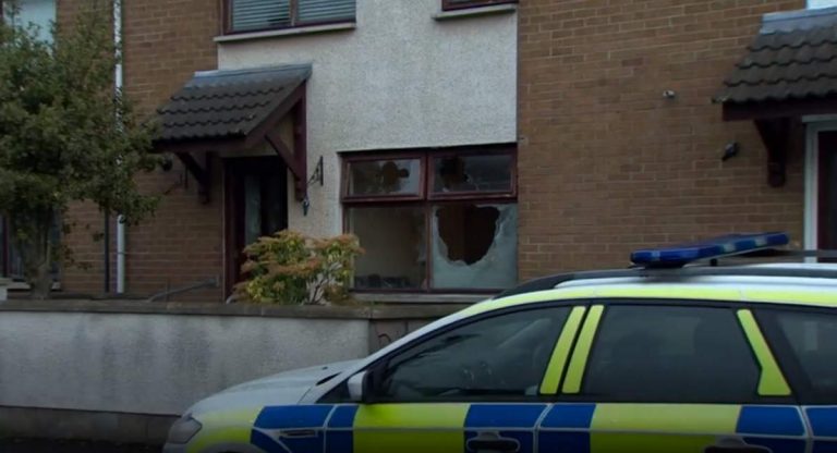 Atac rasist. Români bătuți cu bâte de baseball în propia casă: ”Erau scene de groază, nu am mai văzut aşa ceva”