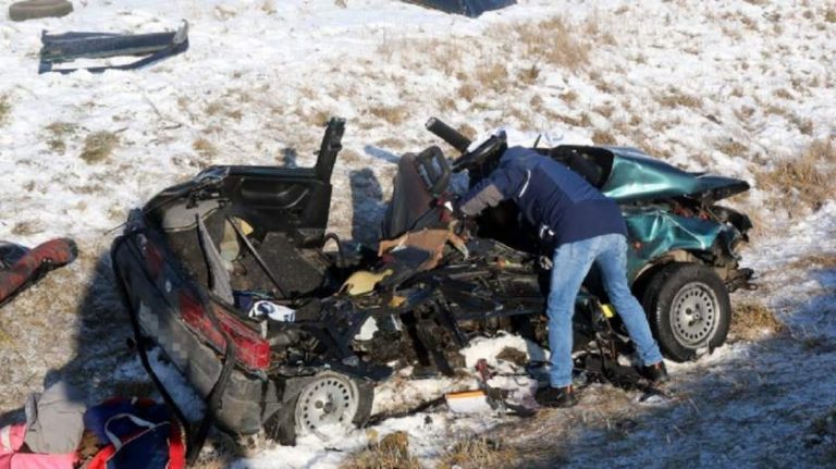 Români printre victimele unui accident cu 4 morți și 4 răniți pe drumul spre Budapesta. Un TIR  a spulberat mai multe mașini