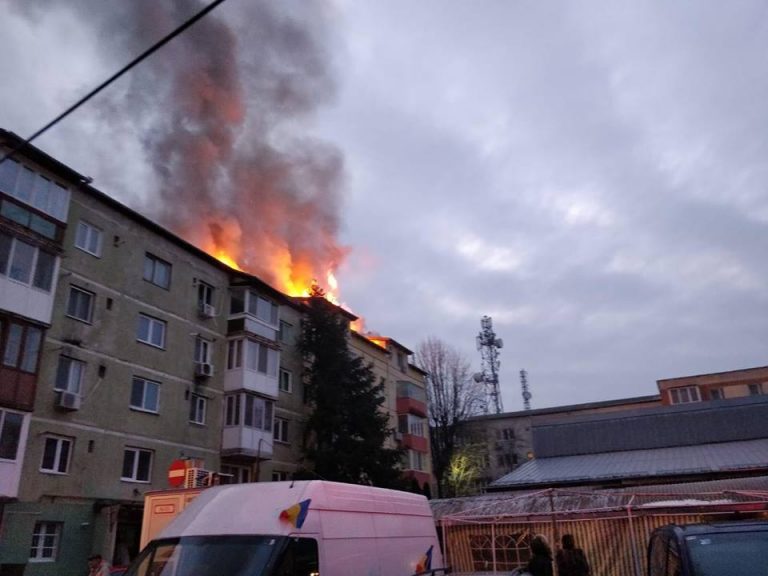Se caută ajutor pentru familiile afectate de incendiul din zona Calea Martirilor