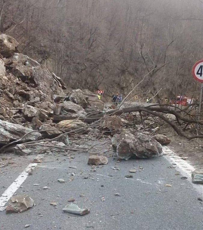 Alunecări de teren pe drumul Reșița – Timișoara!