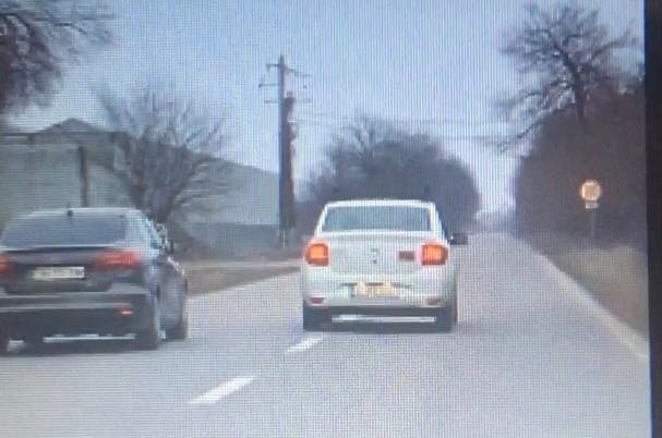 Șoferul filmat conducând haotic înainte să provoace un accident, amendat de Poliția Timiș