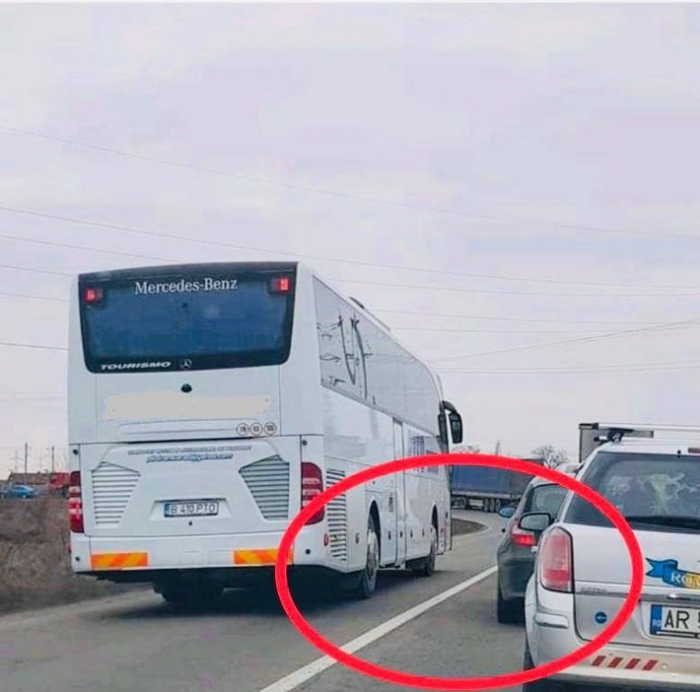 Șofer de autocar lăsat fără permis, în urma unei fotografii postate pe Facebook